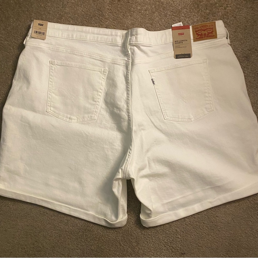 Levi's Crisp White Denim Shorts Women’s Plus Size 24W NWT